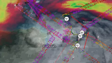 ÚLTIMO MOMENTO_ Avión cazahuracanes muestra CAMBIO en la trayectoria del Huracán Helene en Yucatán