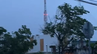 Así se encuentran las calles de Tulum a una hora del impacto del huracán Beryl en Quintana Roo