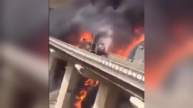 Autobus de peregrinos en Arabia Saudita.jpg