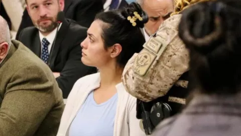 Condenan a enfermera asesina de bebés