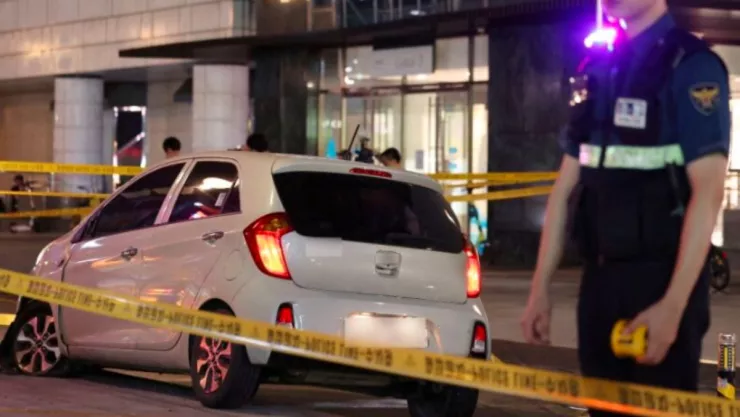 VIDEO Hombre apuñala a personas en Seongnam, Corea del Sur