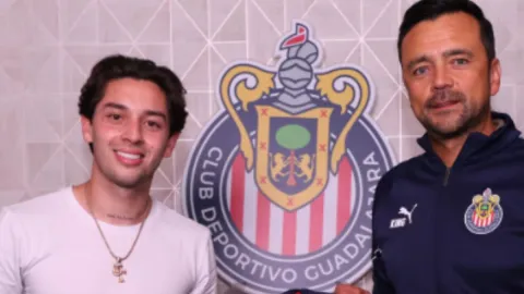 jordan-carrillo-refuerzo-chivas-retiro-futbol.jpg