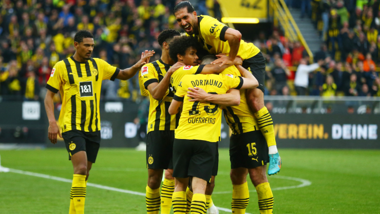 Jugadores del Borussia Dortmund celebran un gol