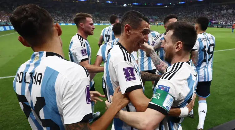 Lionel Messi celebra el gol que le marcó a México en Qatar 2022