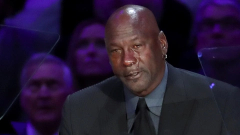 Las lágrima de Michael Jordan en el homenaje a Kobe Bryant