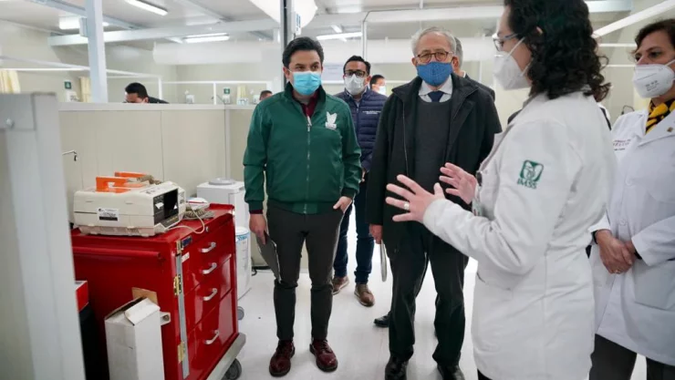 Con 40 camas de hospitalización para convalecientes de COVID-19, el IMSS y la Secretaría de Salud pusieron en marcha el Centro de Atención Temporal ubicado en el Centro de Seguridad Social Cuauhtémoc, en Naucalpan, Estado de México.