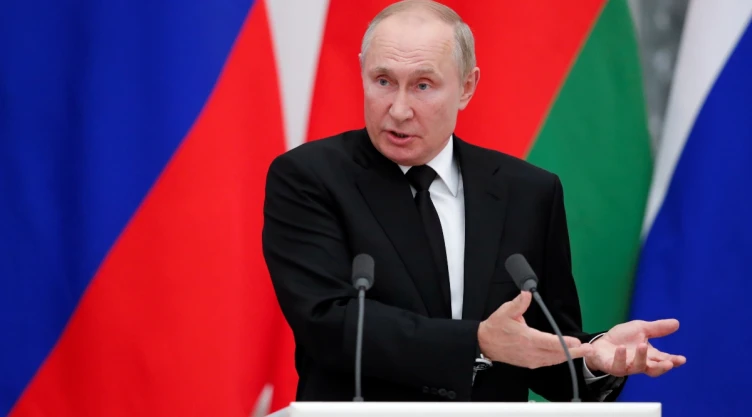 putin-covid-19-aislamiento