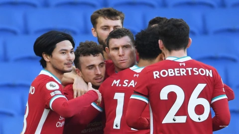 Liverpool festeja el gol de Diogo Jota