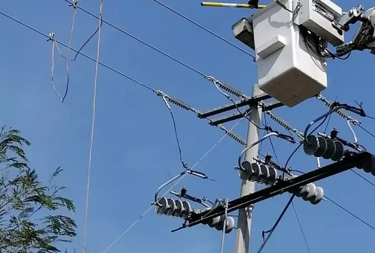 restablecen-suministro-de-luz-CFE