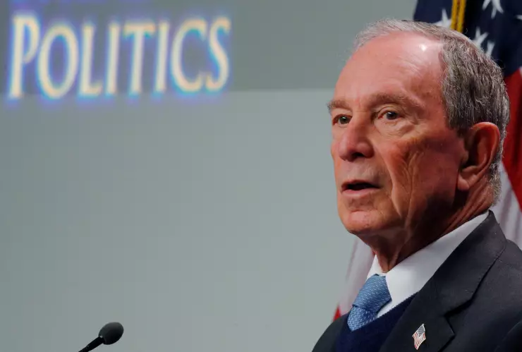 Foto de archivo. El exalcalde de Nueva York Michael Bloomberg habla en el Instituto de Política de la universidad Saint Anselm College en Manchester