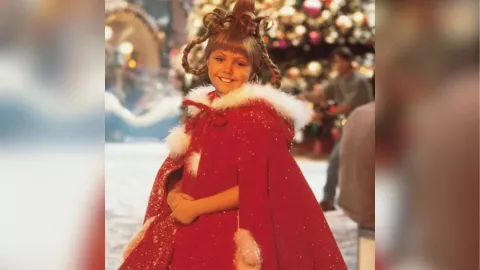 Foto de Cindy Lou Quien, la pequeña niña del Grinch interpretada por Taylor Momsen.