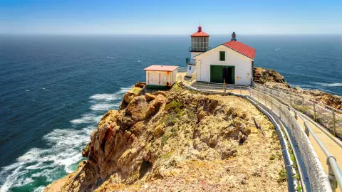 el hermoso faro de Point Reyes en la costa californiana