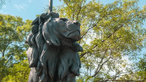 La Puerta de Leones es la entrada principal del Bosque de Chapultepec.