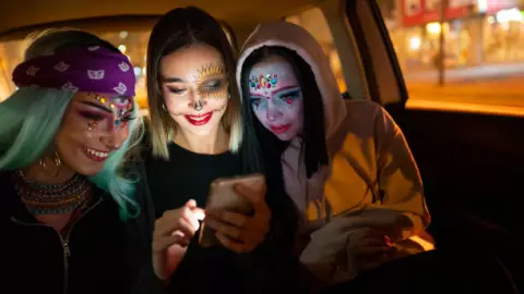 halloween WhatsApp.jpg