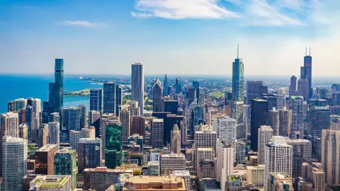 el skyline de la ciudad en Illinois