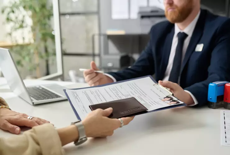Los ciudadanos pueden solicitar un documento de viaje de emergencia.jpg