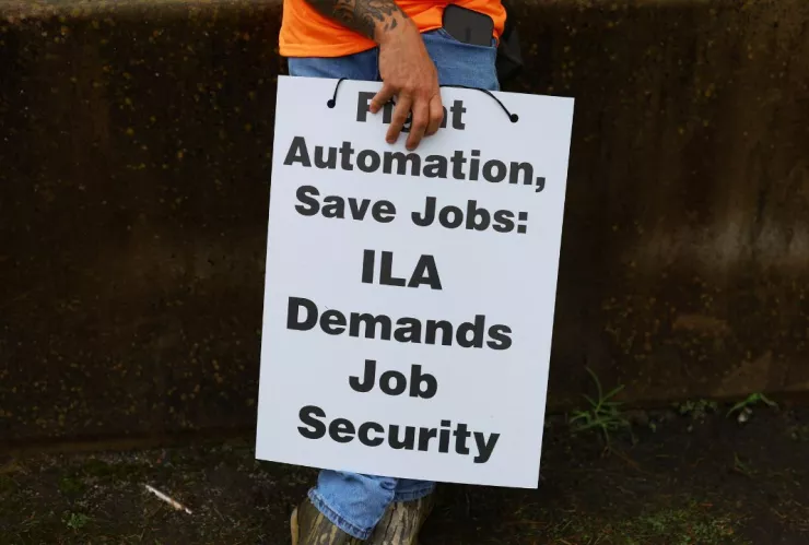 Huelga portuaria se cancela tras 3 días; ILa llega a un acuerdo