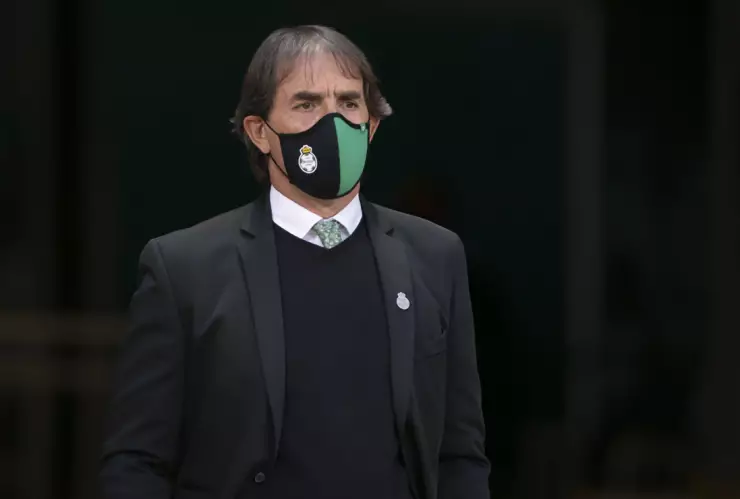 Guillermo Almada, técnico de Santos