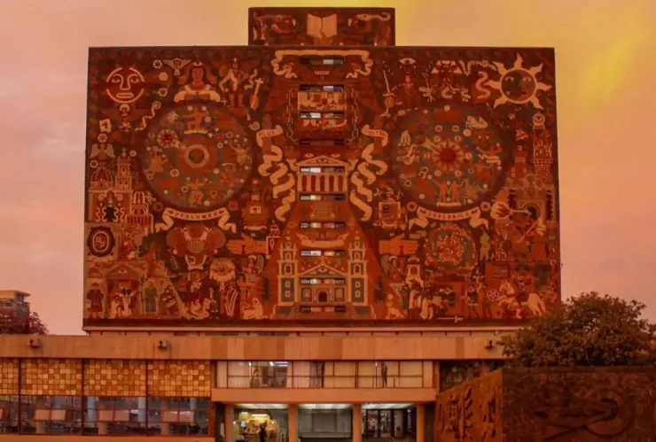 Edificio central de la UNAM.