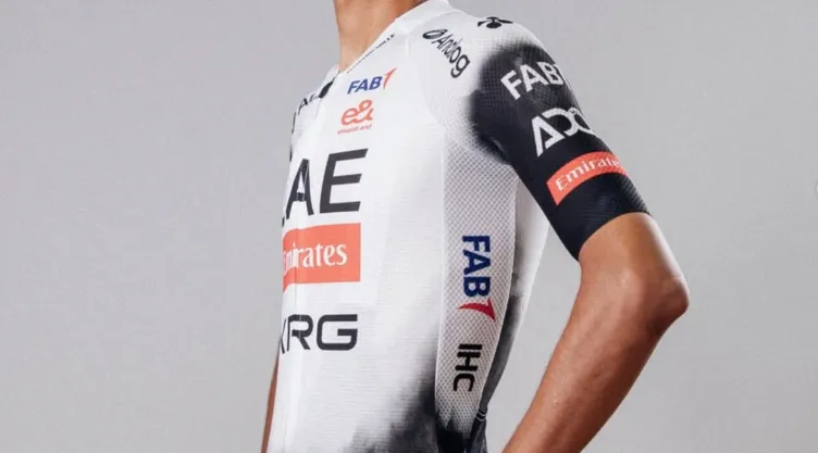 Isaac del Toro hace historia en el Giro de Italia.jpg