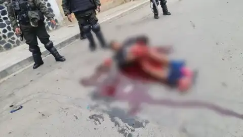 Granada explota en manos de un hombre