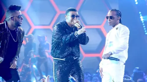 Reembolsan dinero a quien se quedó fuera del concierto de Daddy Yankee