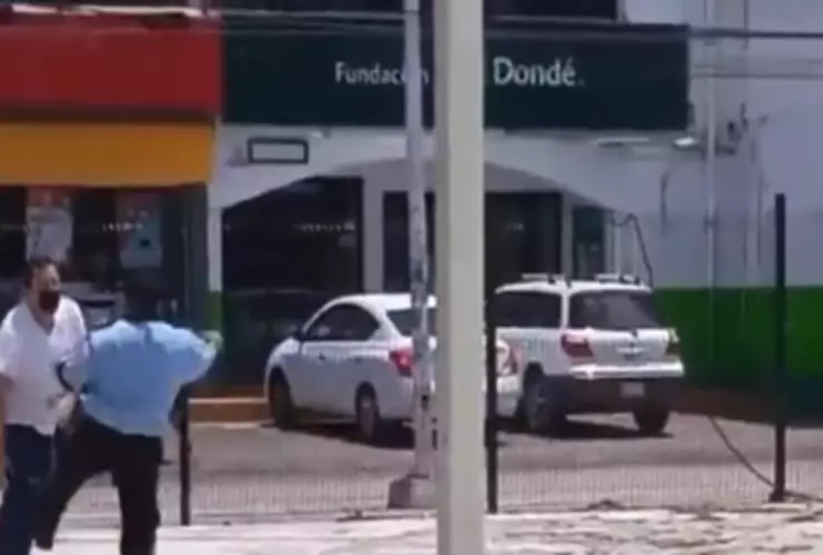 Hombre-pide-camilla-para-su-esposa-y-guardia-lo-golpea-en-IMSS-de-Quintana-Roo