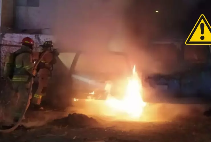 Incendio en Pilar Blanco: niños con pirotecnia queman dos camionetas