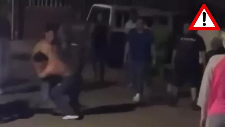 VIDEO IMPACTANTE: Captan una brutal riña entre presuntamente un grupo de jóvenes en plena calle en Jesús María, Aguascalientes 