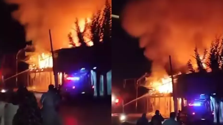 Incendio consume mueblería en San Cristóbal de Las Casas durante la madrugada
