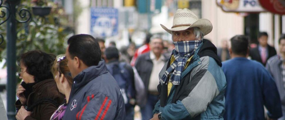 Activan doble alerta por frío para este martes en CDMX