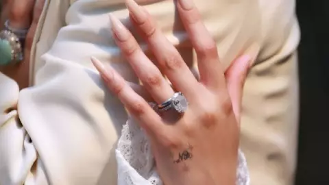 Revelan qué anillo de compromiso le costó MÁS a Christian Nodal, el de Belinda o el de Ángela Aguilar