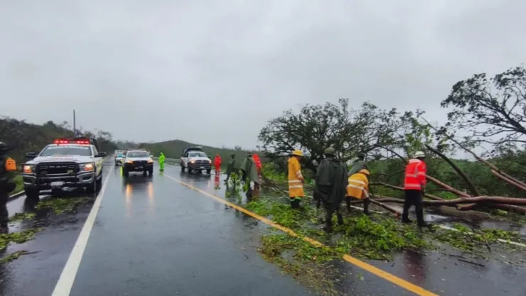 Huracán Erick deja un menor fallecido en Guerrero; fue arrastrado por la corriente