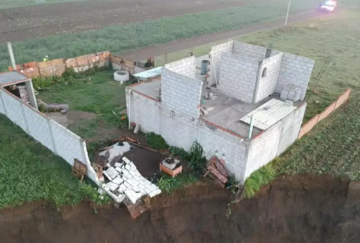 gobierno_estatal_familia_afectada_socavon_de_puebla