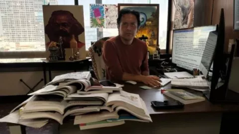 Marx Arriaga en su despacho