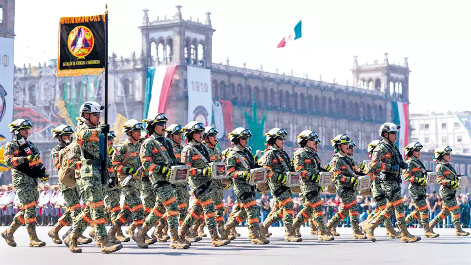 Fuerzas Armadas desfile