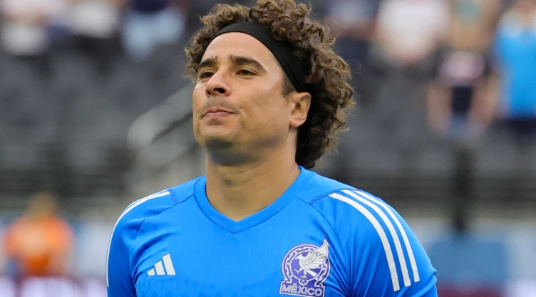 Guillermo Ochoa con la Selección Mexicana en la Nations League