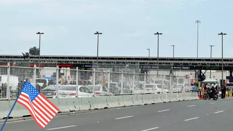 Cruce de garita por Otay