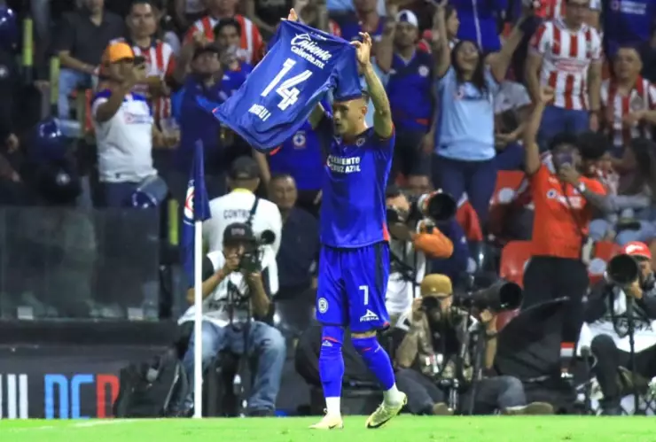 ¡Gran gesto! Antuna dedica gol a niño José Armando durante partido Cruz Azul vs. Guadalajara
