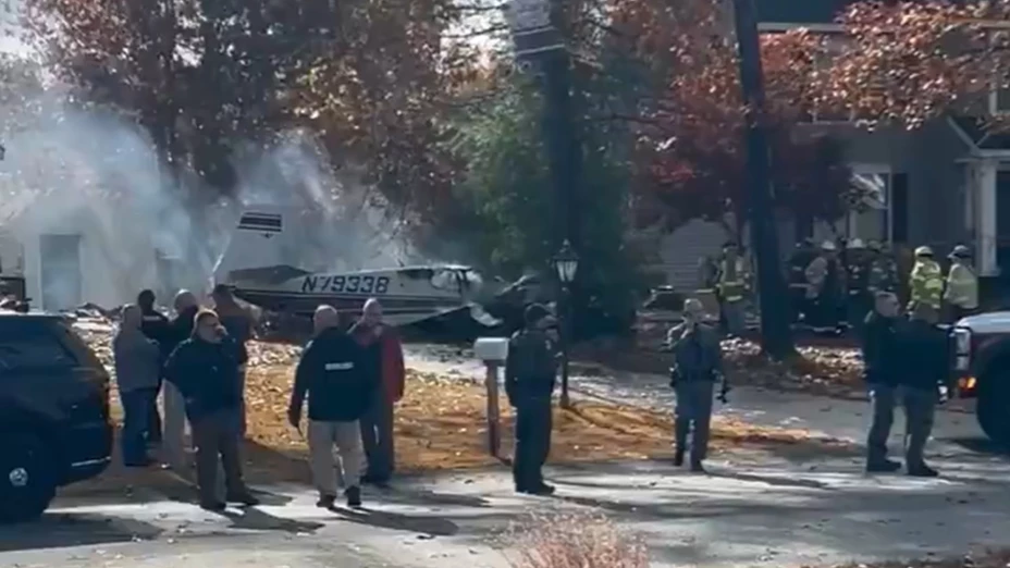 Avioneta estrellada hoy en Saratoga.jpg