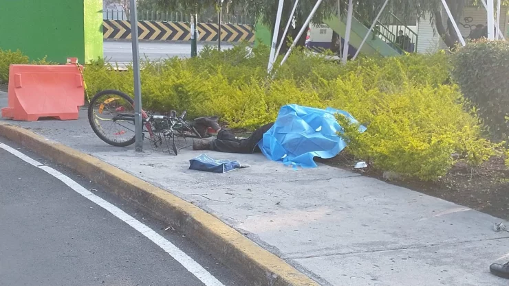 El ciclista perdió la vida en el cruce de la calle Cerro de las Torres y la avenida Tasqueña en la alcaldía Coyoacán.