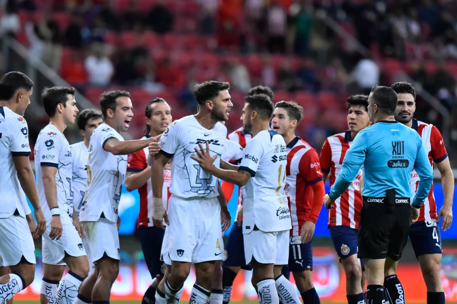 Pumas Chivas