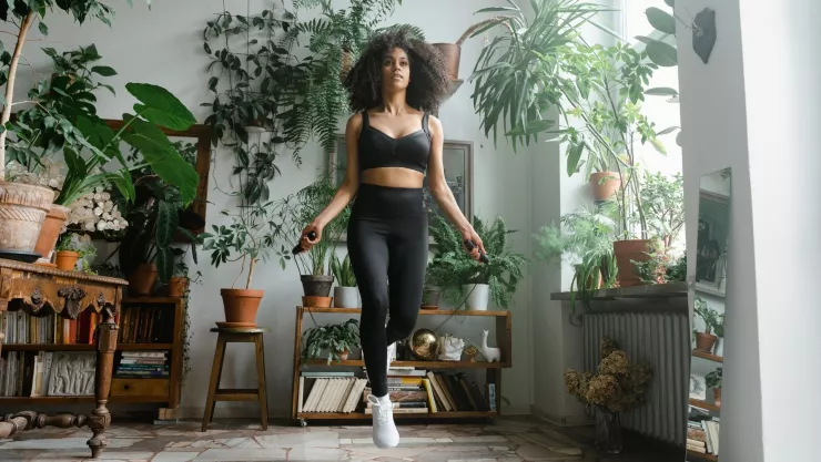 El ejercicio que te mantiene en forma con solo 10 minutos diarios