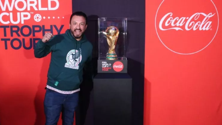 El trofeo de la copa del mundo llegar a Los Ángeles.jpg
