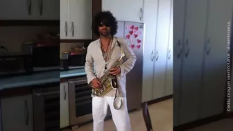 Valentino cabello largo.jpg