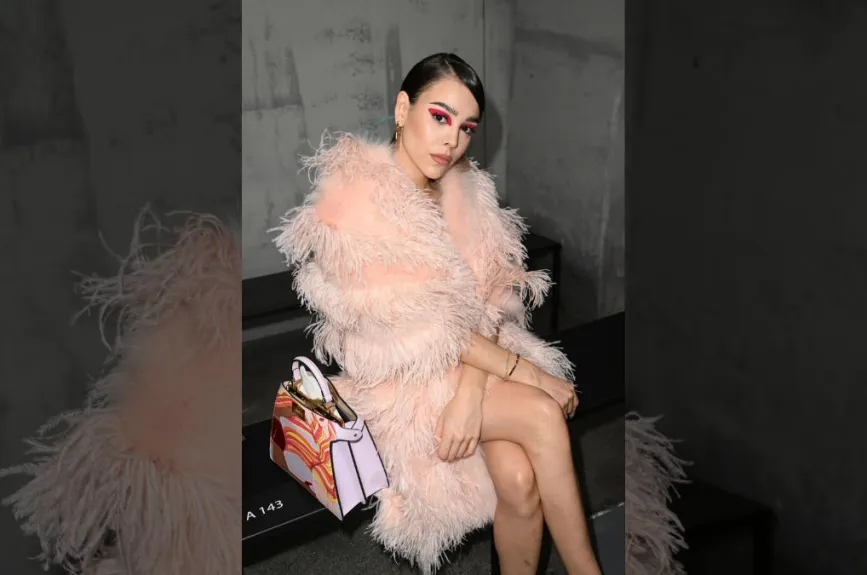 Danna Paola de peluche.jpg