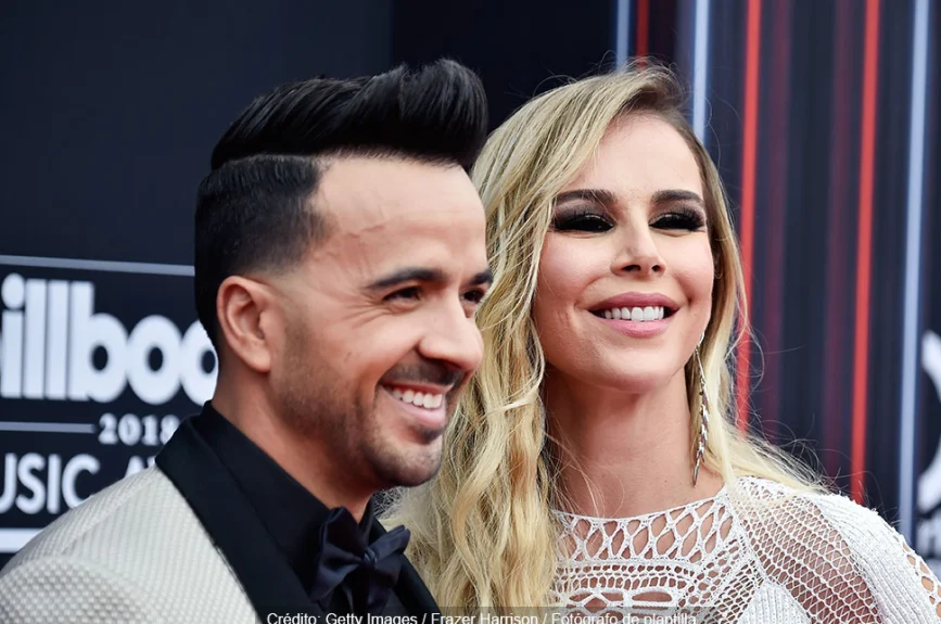 Luis Fonsi y su esposa Agueda López lucieron muy elegantes.