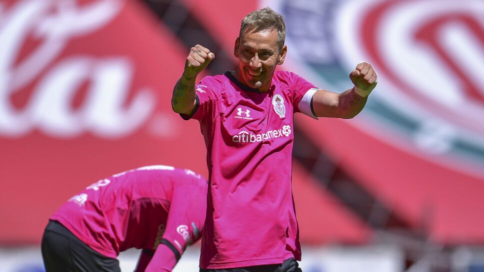 Sambueza festeja su gol ante Xolos