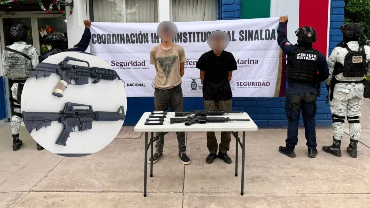 Detienen a dos hombres con armas largas en el fraccionamiento Valle del Agua en Culiacán, Sinaloa..jpg