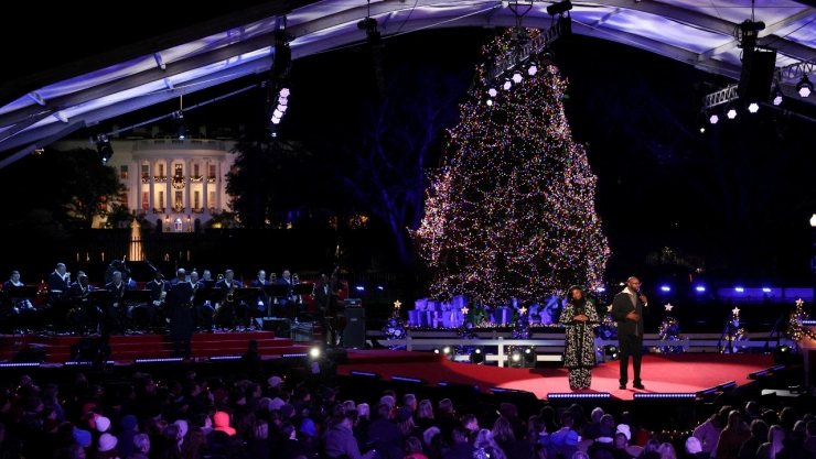 Biden realiza el encendido del árbol de Navidad en la Casa Blanca